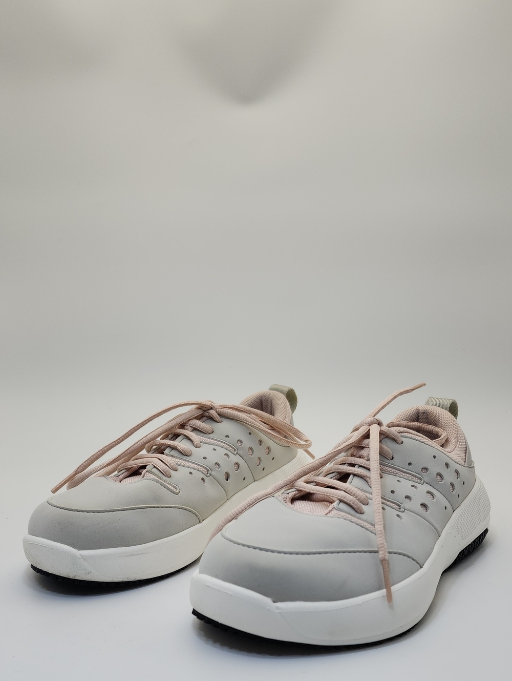 Crocs On The Clock Work Sneaker Women's Size 8 Light Grey Pink Slip Resistant